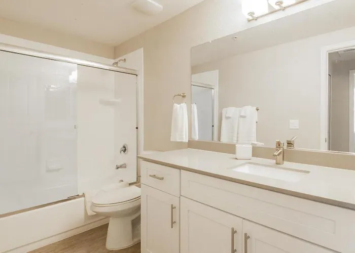 Landing Modern With Amazing Amenities Apartment