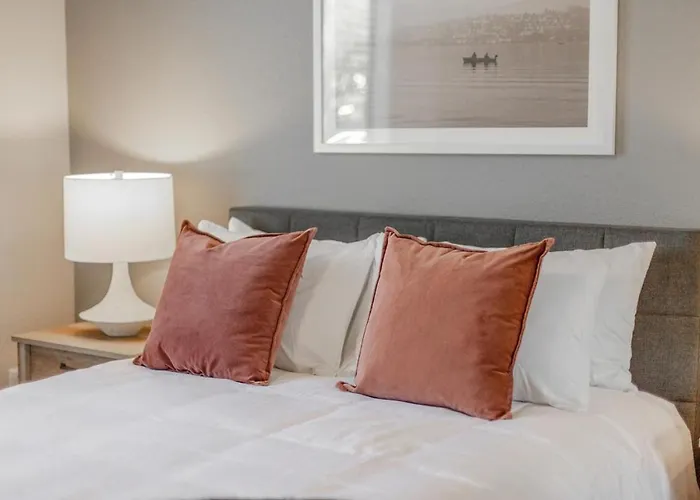 Apartment Landing Modern With Amazing Amenities Tempe